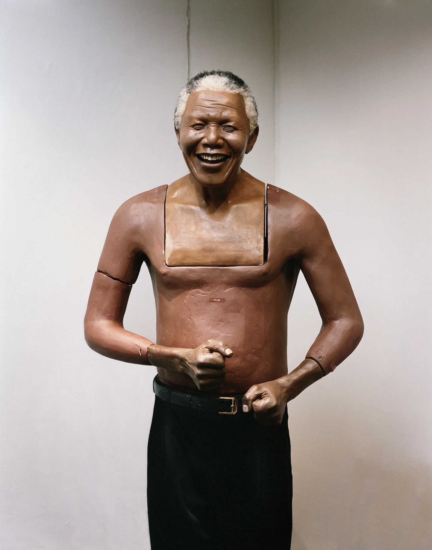 洋書 Mr. Mkhize's portrait &  Mr Mkhize — The Late Estate Broomberg & Chanarin